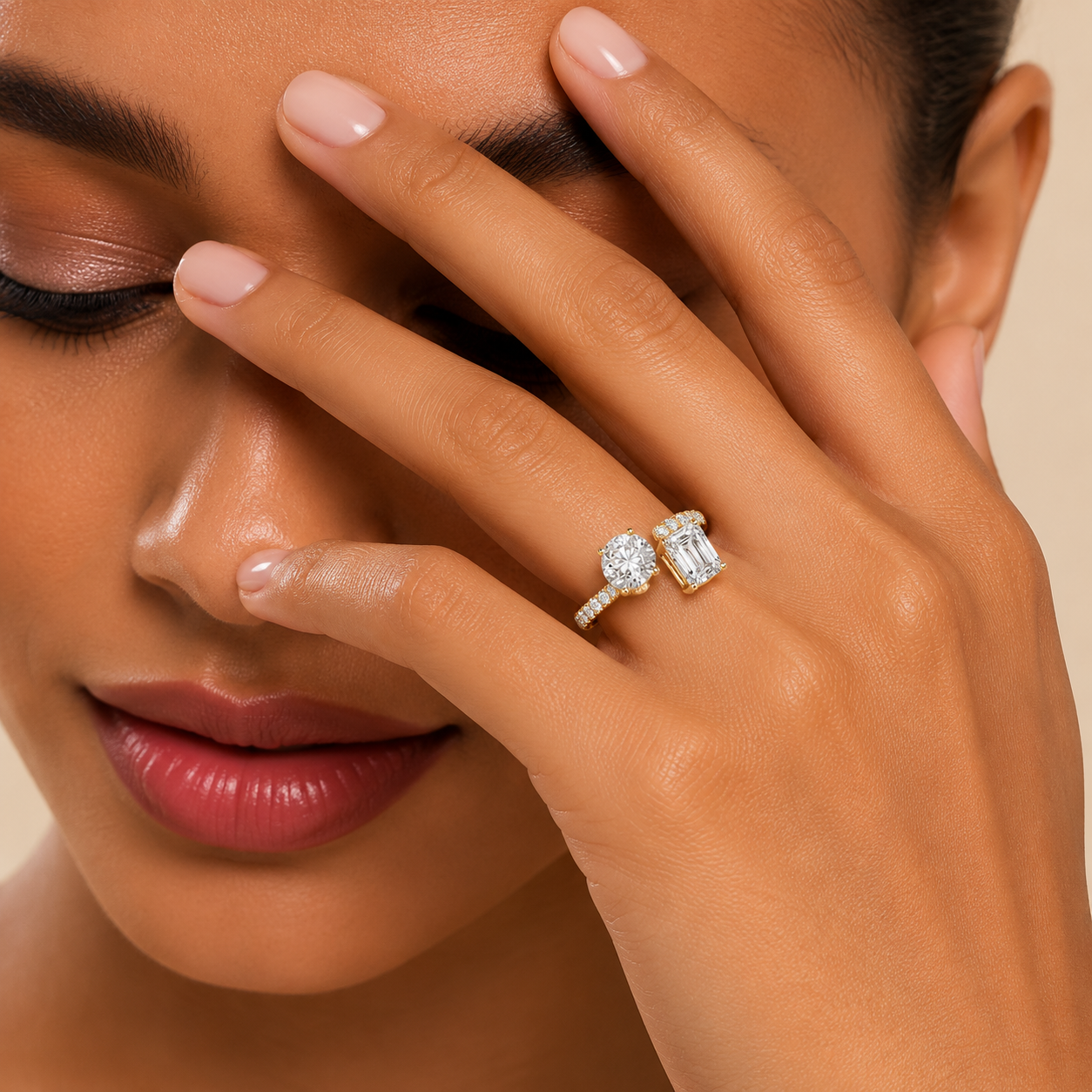 Round & Emerald Lab Grown Diamond Toi et Moi Engagement Ring